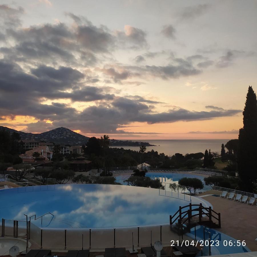 Studio 4P Vue Mer Calme Cap Esterel Saint-Raphael  Luaran gambar